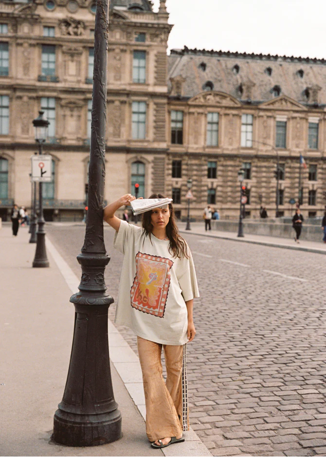 Kinga Csilla Hibiscus Tee