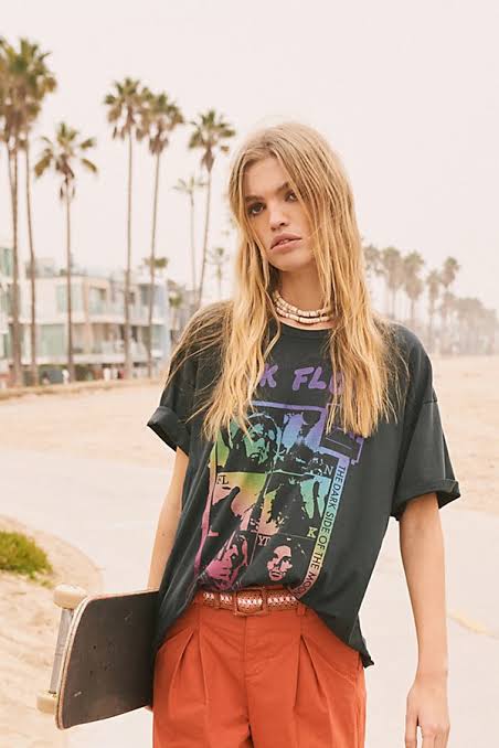 Daydreamer Pink Floyd The Dark Side Of The Moon Merch Tee - Vintage Black